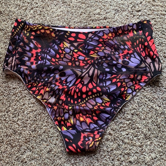 Fabletics “yitty” brand Mesh Me Smoothing High Waist Brief size 3x - Picture 2 of 5